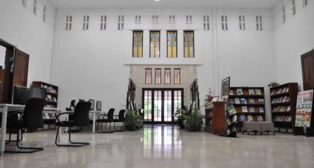 Perpustakaan Bank Indonesia, Surabaya - Perpustakaan Umum Senyaman Perpustakaan Pribadi