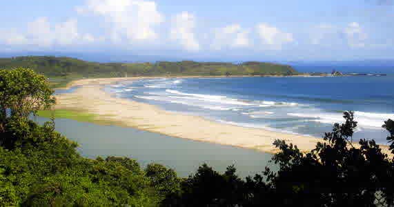 pantai sawarna