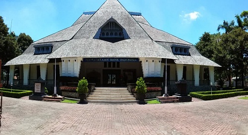 perpustakaan bank indonesia, surabaya tampak depan