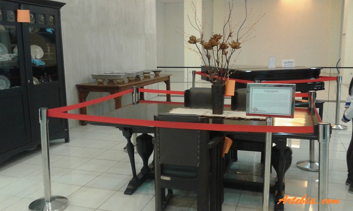 perobot mewah peninggalan Belanda